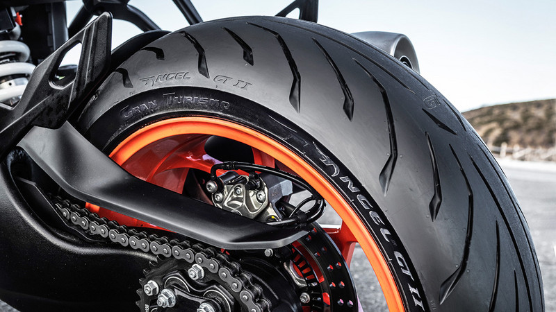 PIRELLI_ANGEL_GT_2.jpg